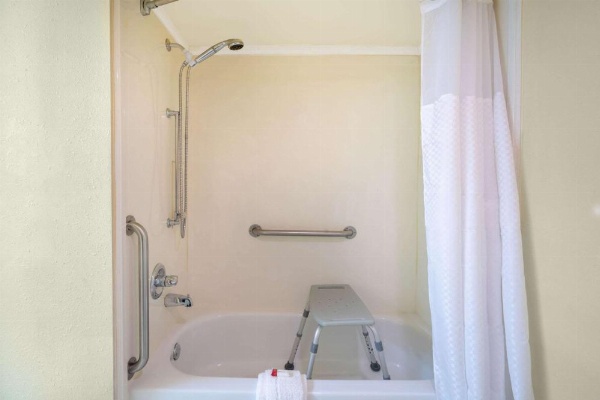 Super 8 by Wyndham North Little Rock/McCain image 10