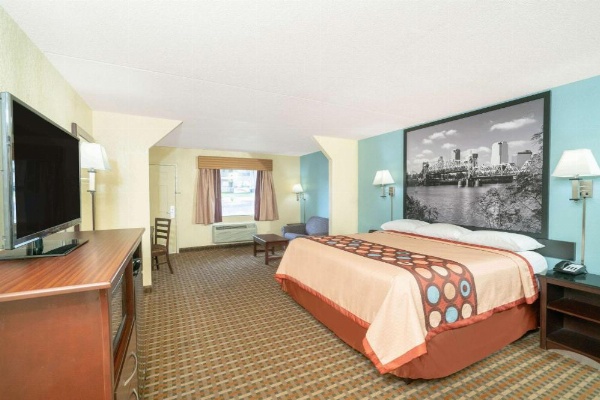 Super 8 by Wyndham North Little Rock/McCain image 12