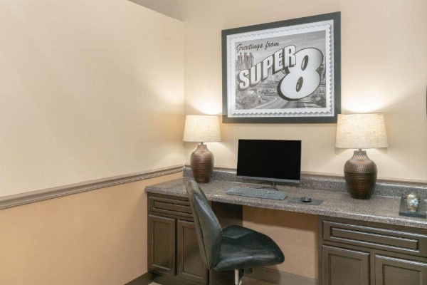 Super 8 by Wyndham North Little Rock/McCain image 15
