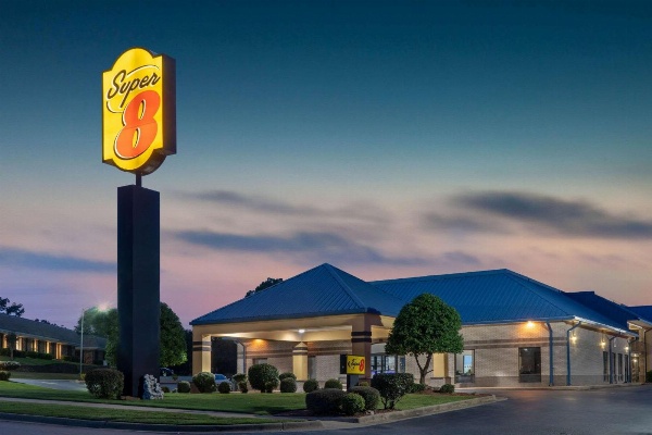 Super 8 by Wyndham North Little Rock/McCain image 2