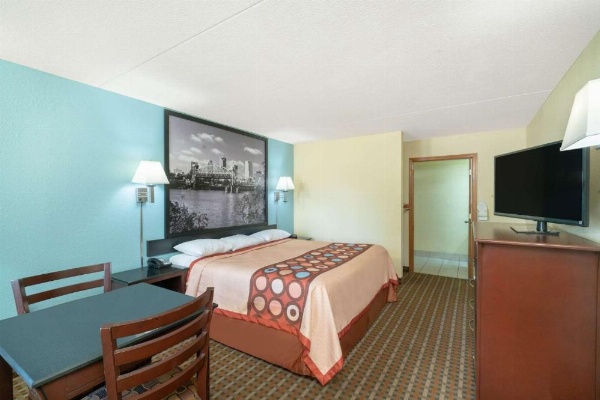 Super 8 by Wyndham North Little Rock/McCain image 21