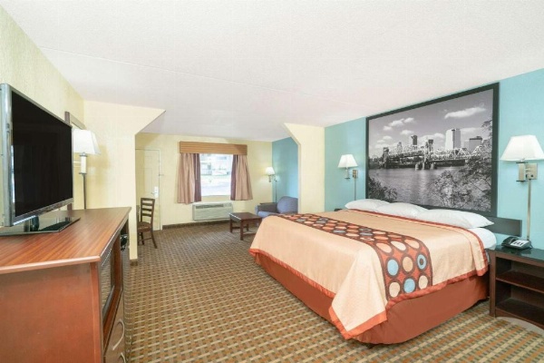 Super 8 by Wyndham North Little Rock/McCain image 26