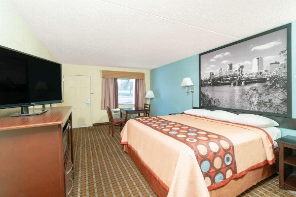 Super 8 by Wyndham North Little Rock/McCain image 6